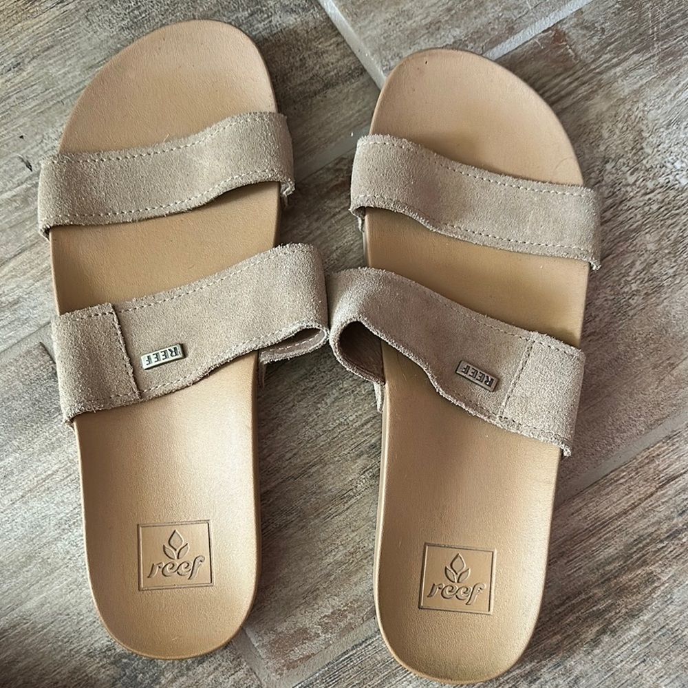 Reef Tan Sandals Minimalist Slide Design